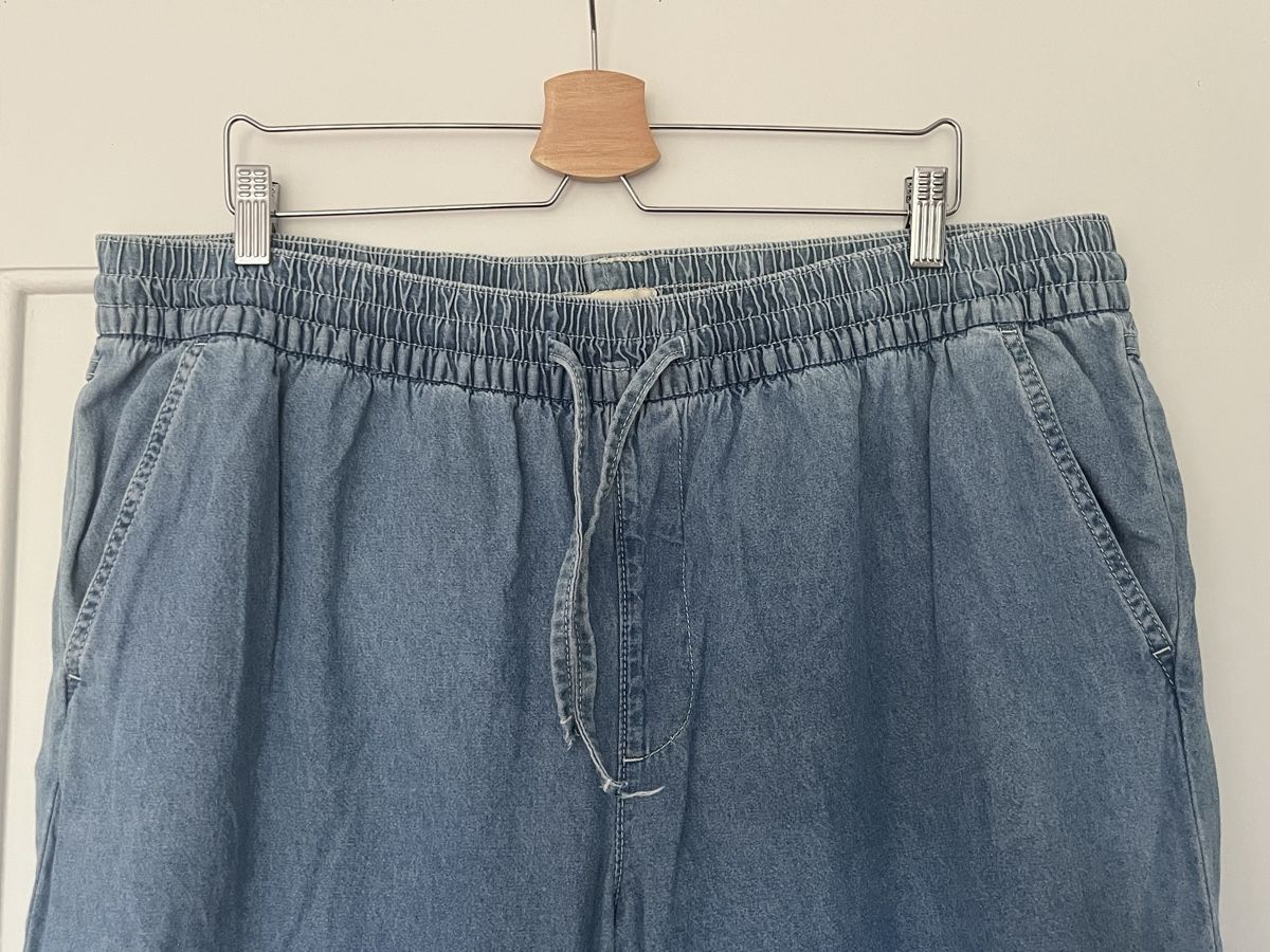 Jeans: Neue Hose aus dünnem Jeansstoff von Bonprix Gr. 48 – Neuf (Voir description) à Basel par tiadolma 1