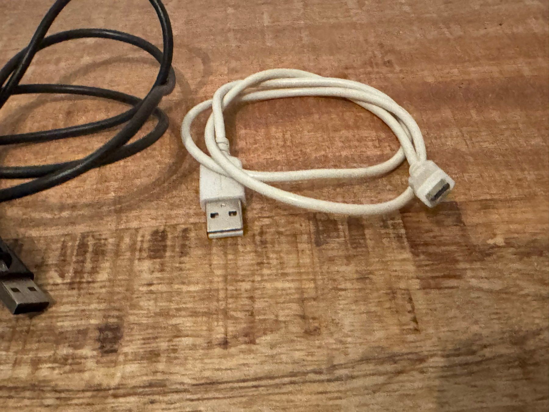 Cavi: USB Kabel, Micro USB, 2 Stk., Top Zustand – Usato da Uhwiesen venduto da mic_kd6g 1
