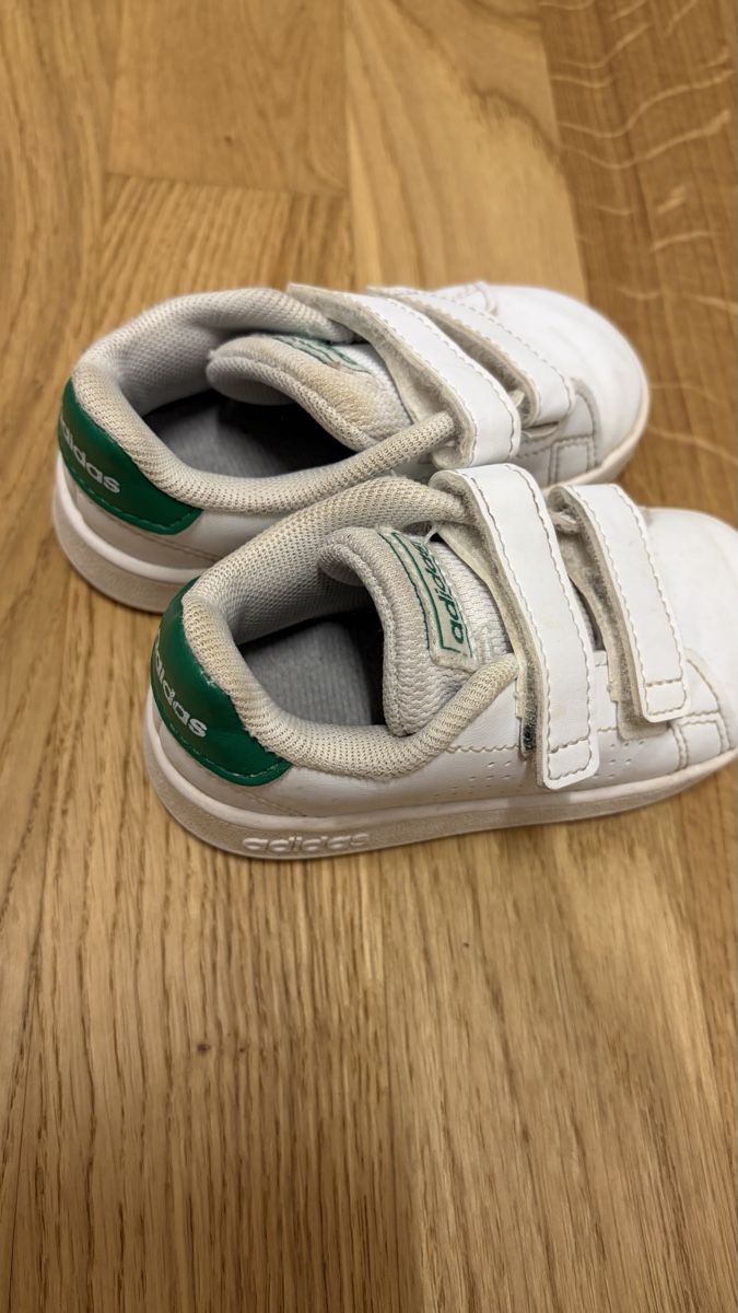 Scarpe per ragazzi: Adidas Gr. 21 – Usato da Frauenkappelen venduto da SSCN01 1