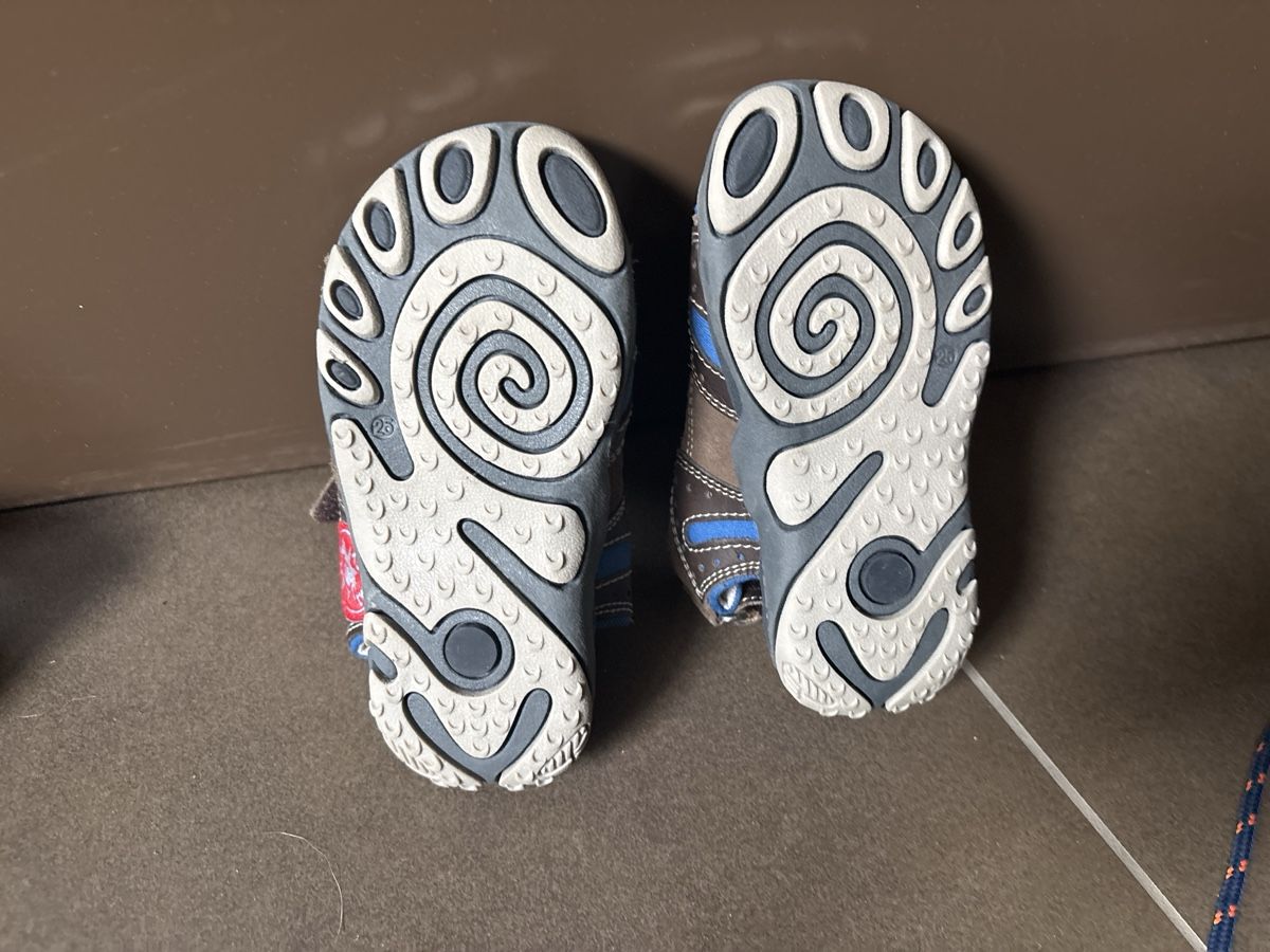 Scarpe per ragazzi: Neu 25 Sandalen Twisty  – Nuovo (secondo la descrizione) da Bischofszell venduto da tweeties 1