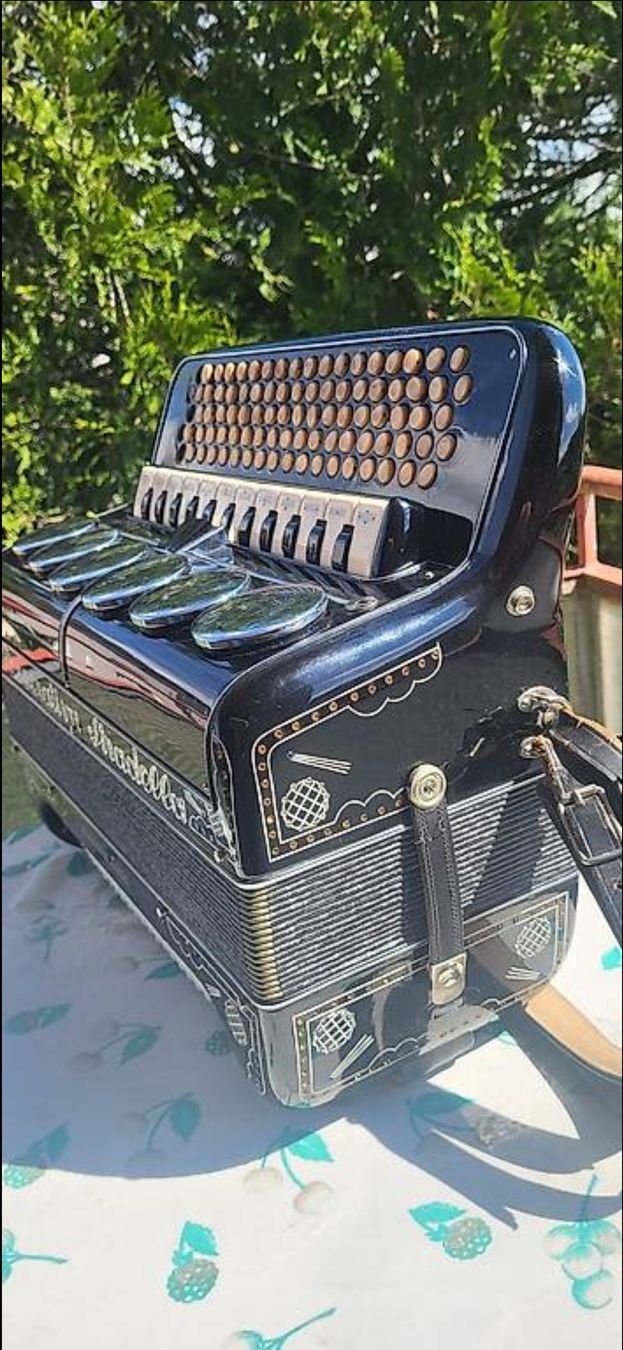Strumenti musicali: Accordéon Cooperativa stradella 4 voix – Usato da Penthalaz venduto da EvandroLuz 1