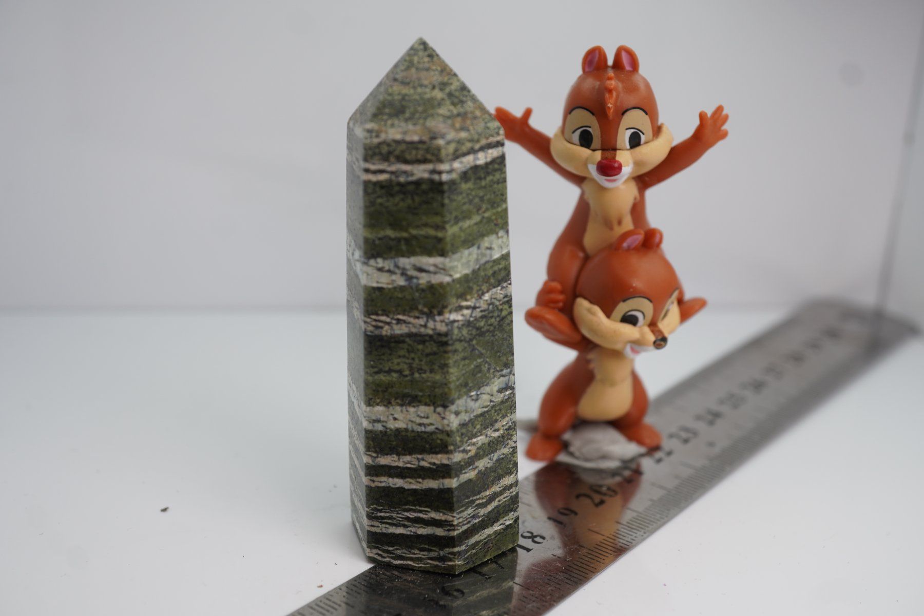 Minerali & Pietre curative: Chrysotil Spitze    8cm x 2.8cm – Nuovo e nell'imballaggio originale da Eschenbach SG venduto da topstone 2