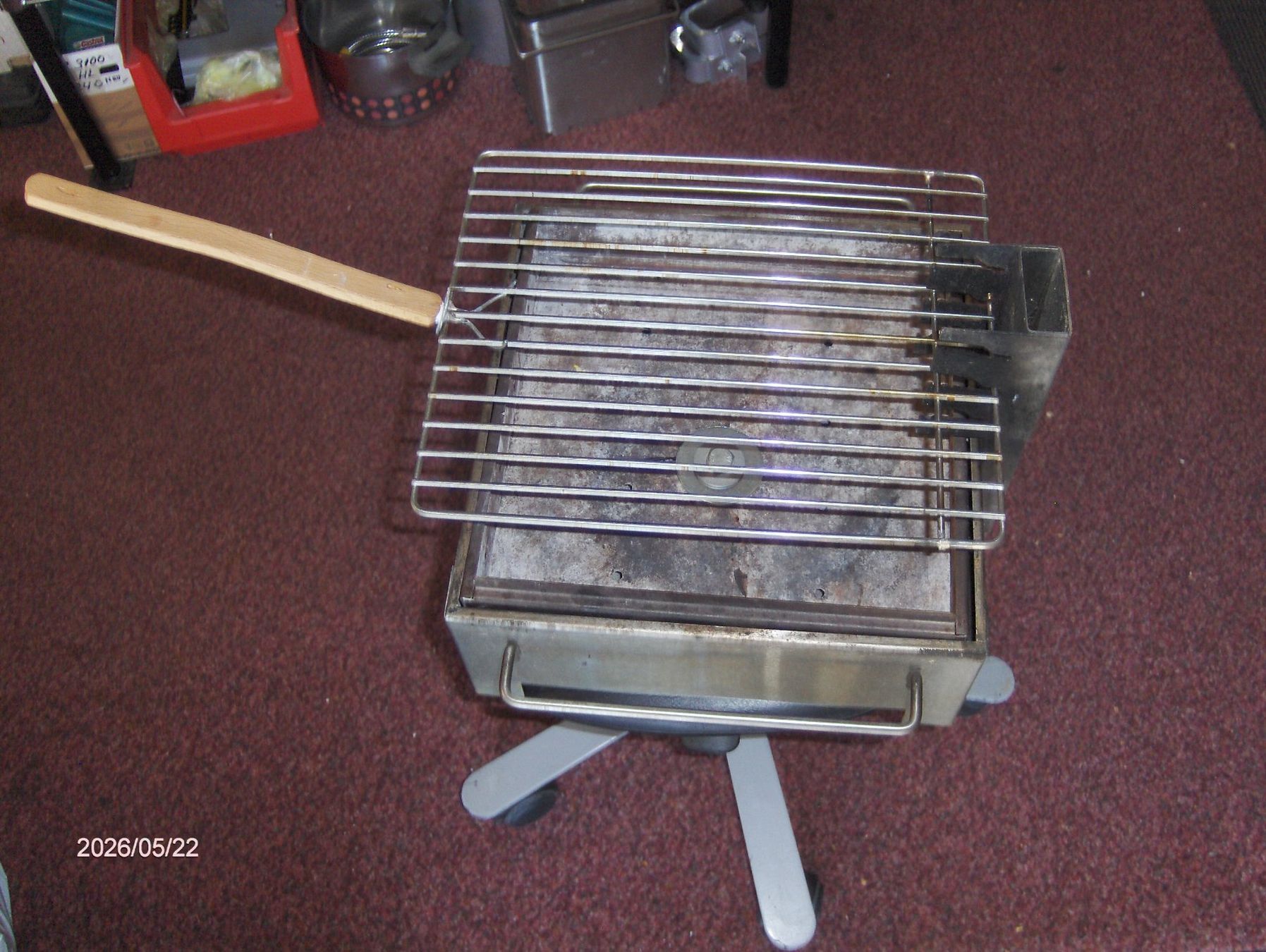 Grills: Grill Kohlegrill Mobiler Grill rostfrei mit Deckel & Griff – Gebraucht aus Schlattingen von Schmidi50