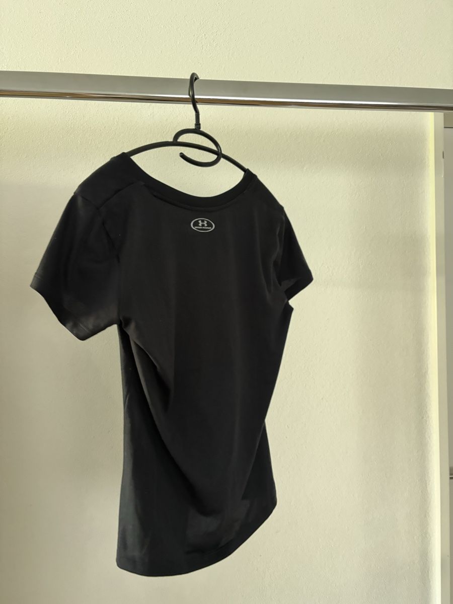 Under Armour T-shirt: Under Armour Sportshirt – Usato da Kaltbrunn venduto da celiabernet 1