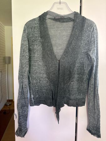 Wunderschönes Nile Jäckli Cardigan S grüngrau, neu