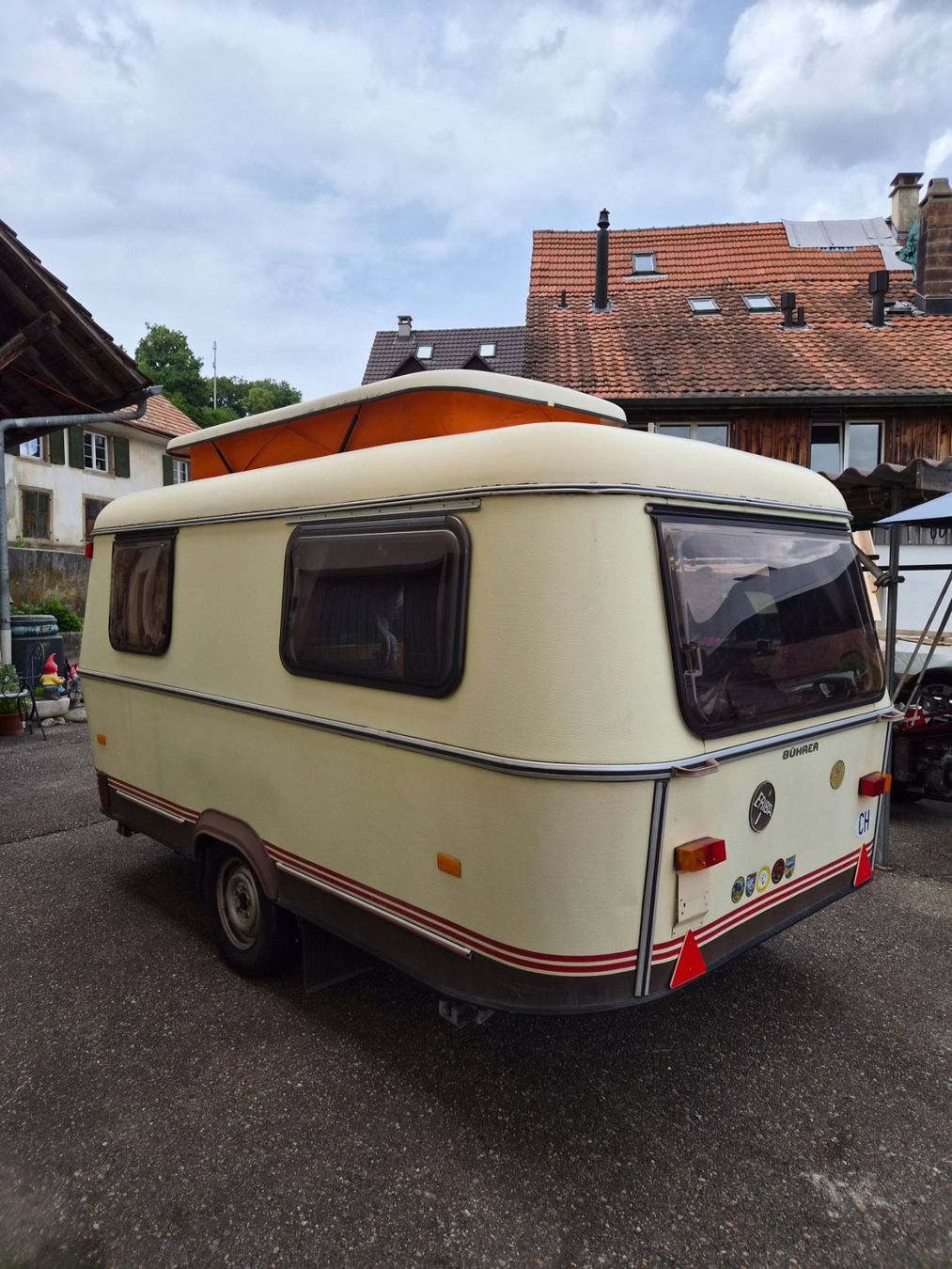 Rimorchi: Eriba Triton Wohnwagen – Usato da Seewen SO venduto da supersnuper 2