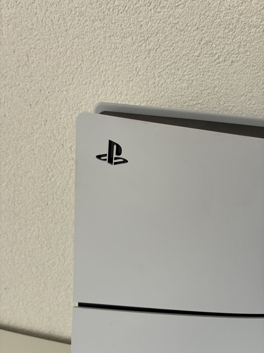 Sony Konsolen: PS5 Slim Digital avec manette – Gebraucht aus Prilly von Valentin833 2