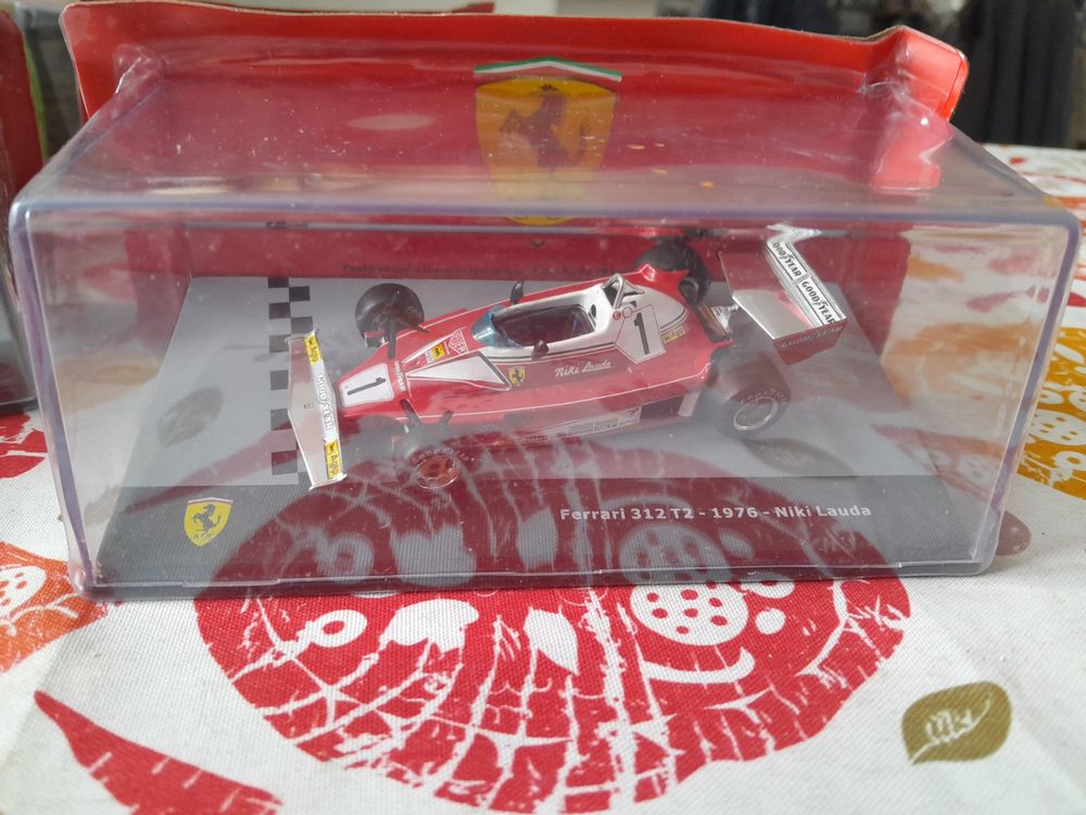 LE GRANDI FORMULA 1® Modello 1:24 n° 20 FERRARI 312 T2 - Niki Lauda - 1976
