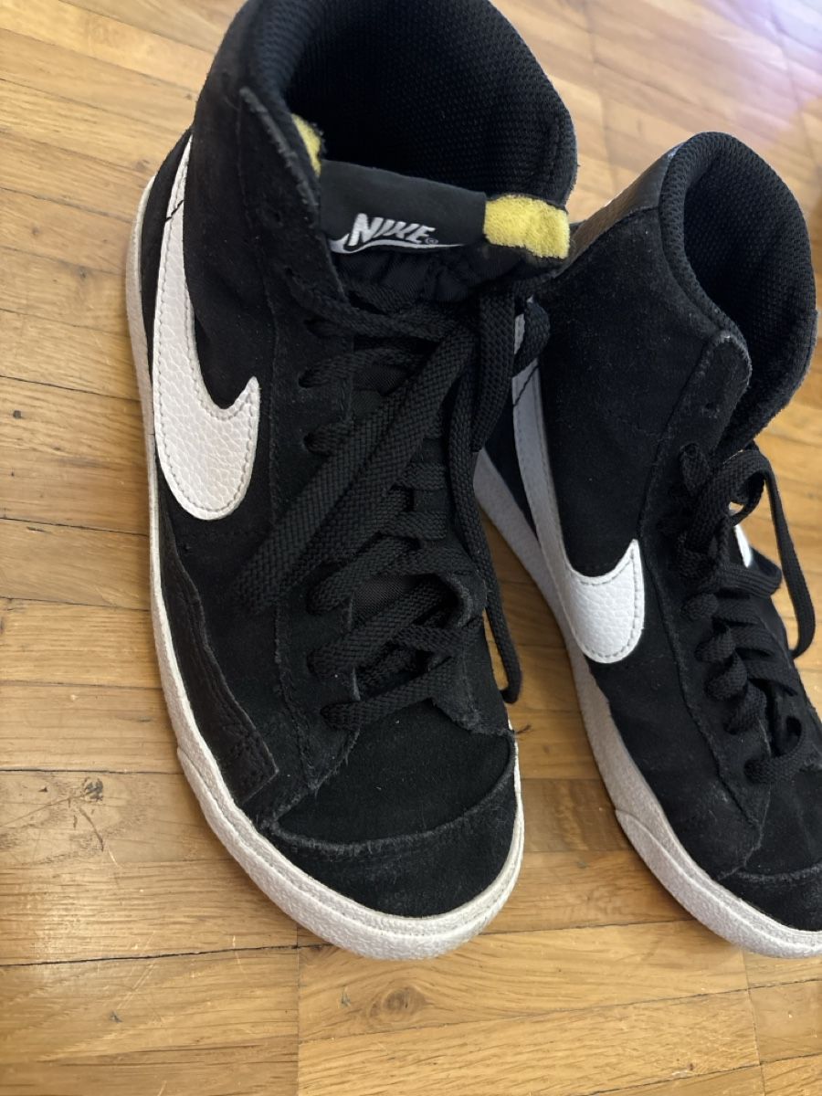 Nike Herrenschuhe: Nike Schuhe Grösse 37.5 – Gebraucht aus Buchs ZH von els_mgj9