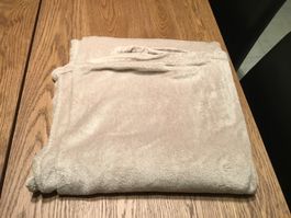 Knuddl Decke beige