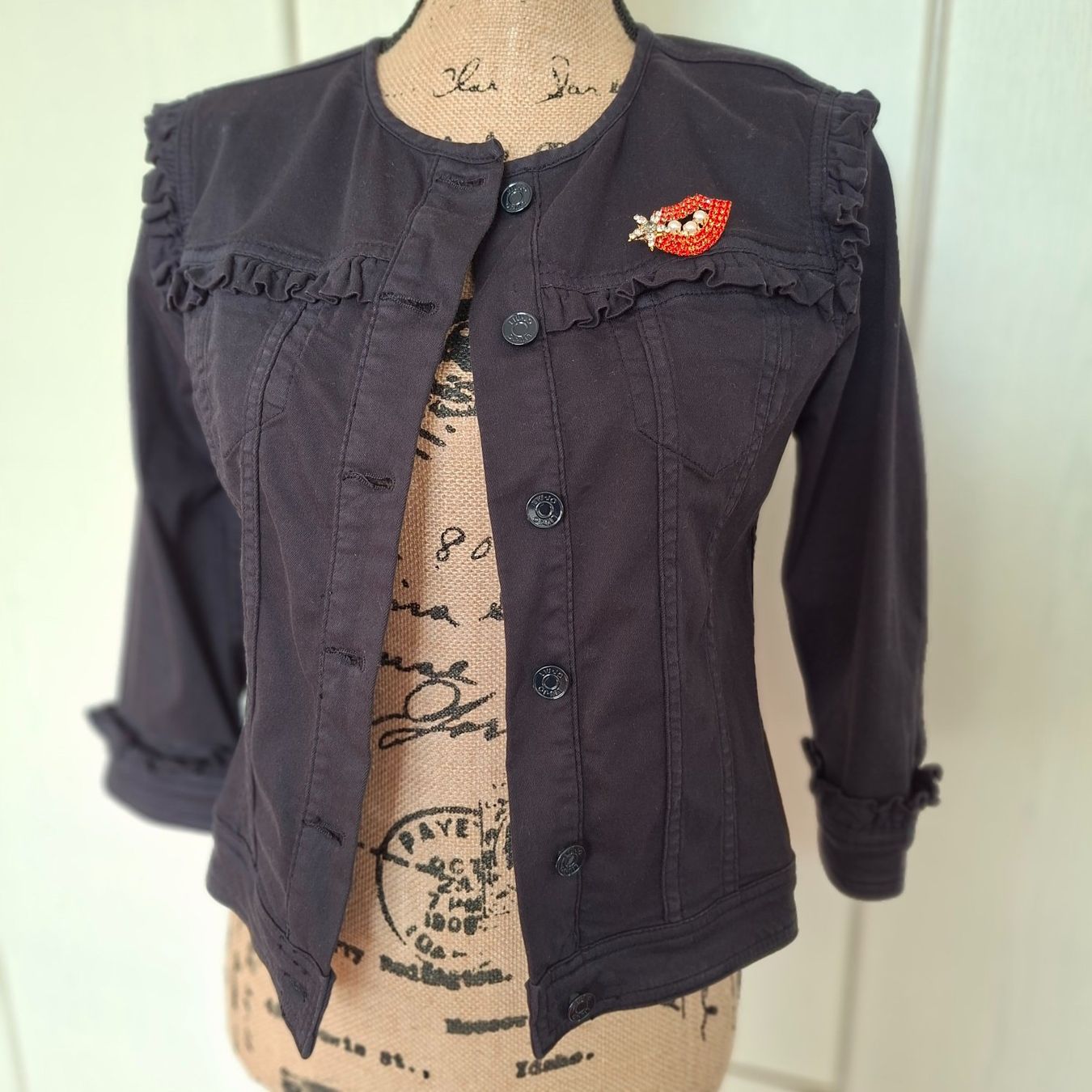 Liu Jo Giacche: LIU JO formschöner Jacket mit Original Aufstecker /Sticker – Usato da Stäfa venduto da meridianum