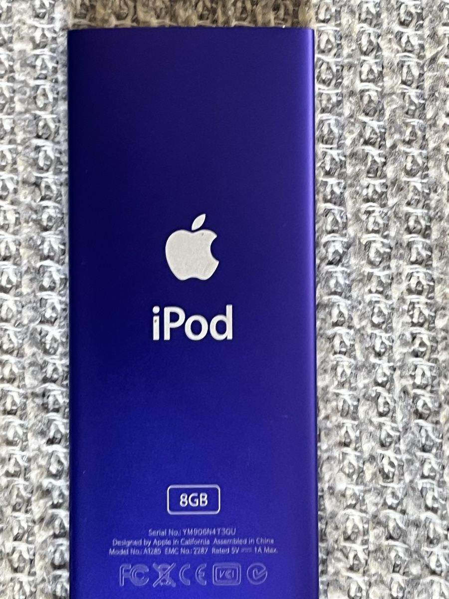 Apple Lecteur media portable: iPod Nano 4 violett 8 GB – D'occasion à Romanshorn par Apfelschuss