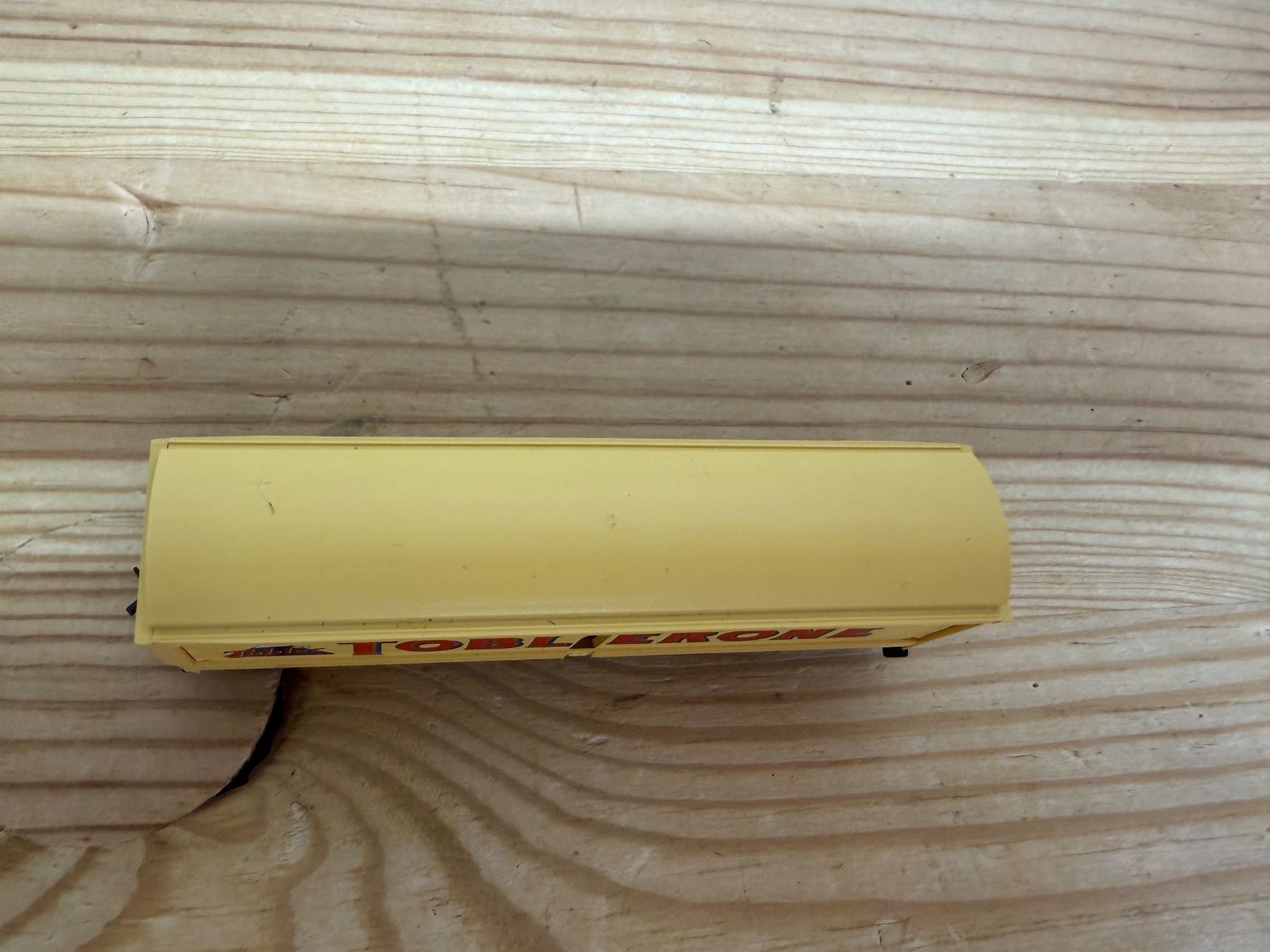 Fleischmann Modellini di ferrovie: Spur N Fleischmann Toblerone Schiebewandwagen – Usato da Büsserach venduto da ModellbahnDepot 4