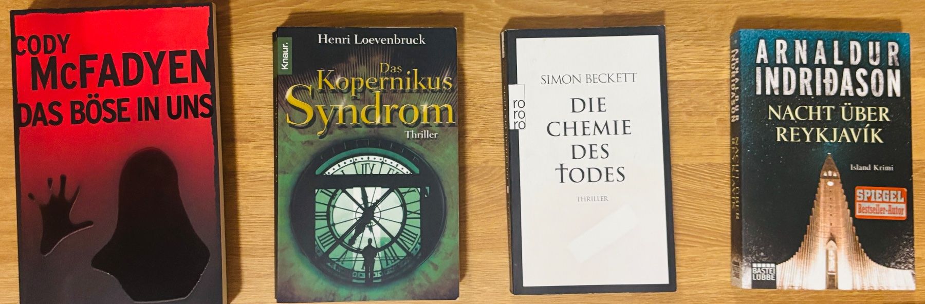 Livres: Bücherpaket/ 12 Krimis/Thriller – D'occasion à Basel par NellyBotti 1
