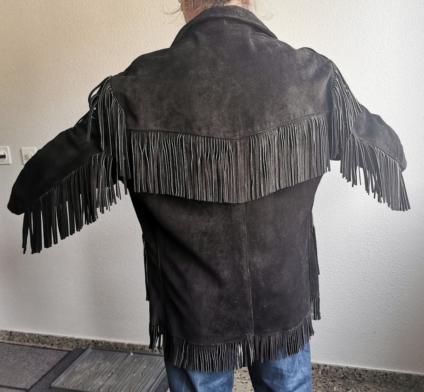 Giacche: Wildleder Fransenjacke, Grösse M – Usato da Winterthur venduto da Lonpos1 4