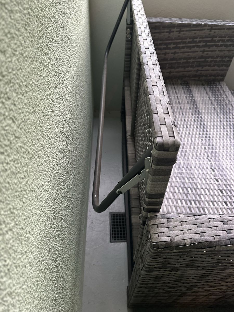 Poltrone: Gartensitzgruppe Rattansofa mit Hocker – Usato da Goldau venduto da stefaniefaessler 3