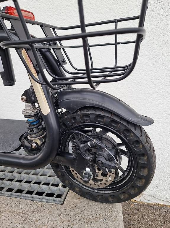 Scooters: Elektro Skooter mit Sitz & Korb inkl. Schloss – Gebraucht aus Altbüron von Zimmerlinde 3