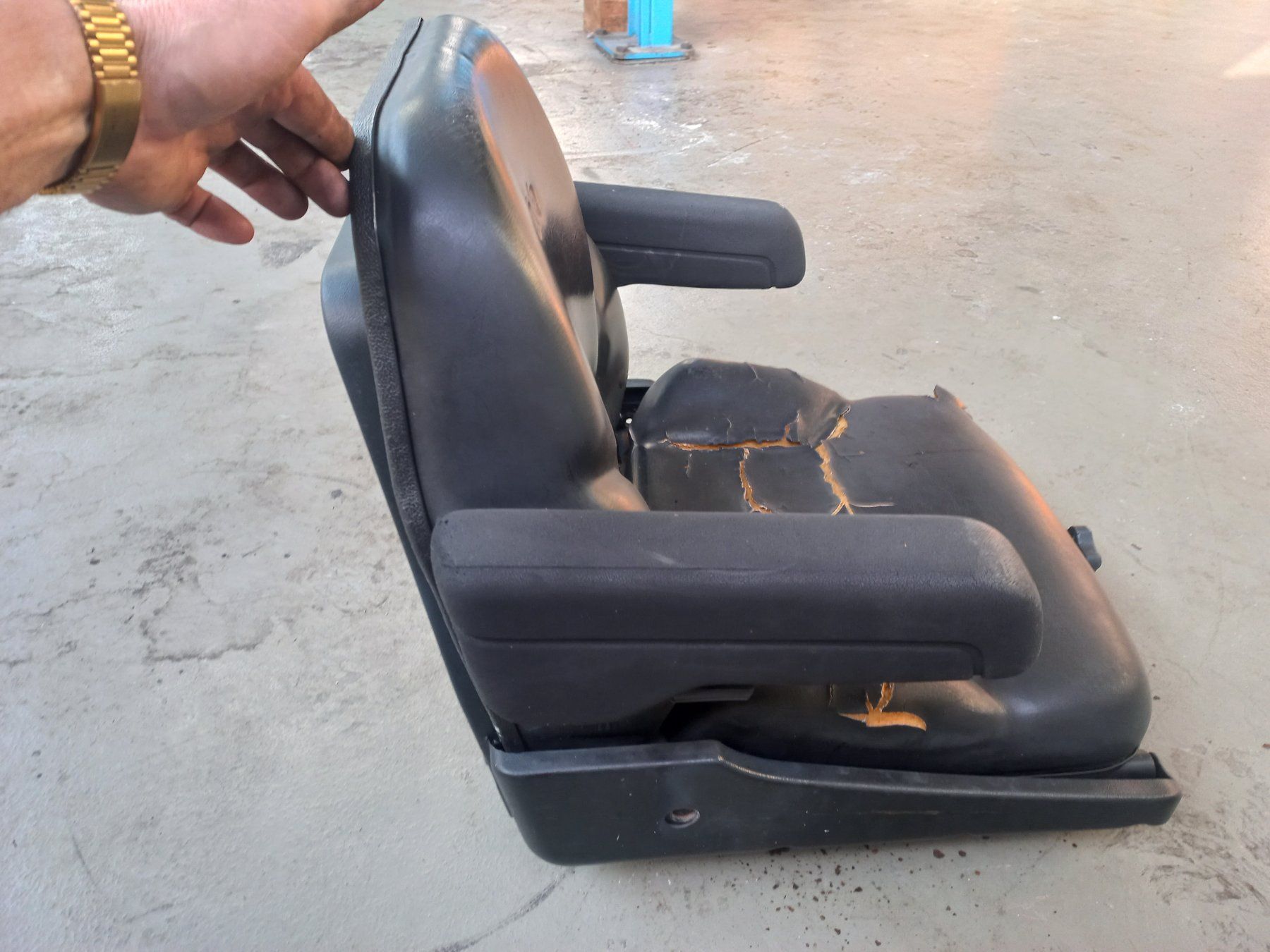 Carrelli elevatori e a forche: Staplersitz Traktorensitz Transporter Stapler Traktor Sitz – Usato da Dulliken venduto da Classiclerch4657 1