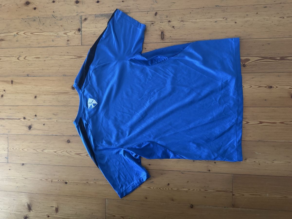 Nike Leibchen & Hosen: FC Zürich Trainingstrikot – Neu (gemäss Beschreibung) aus Zürich von kofi1 1