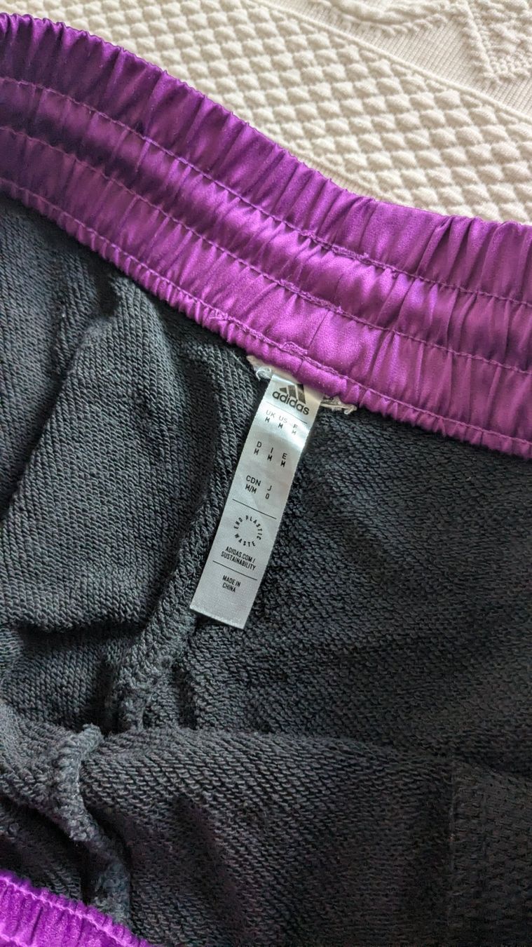 Adidas Hosen: Adidas Trainingshose Gr. M – Gebraucht aus Adliswil von bibuubib 2
