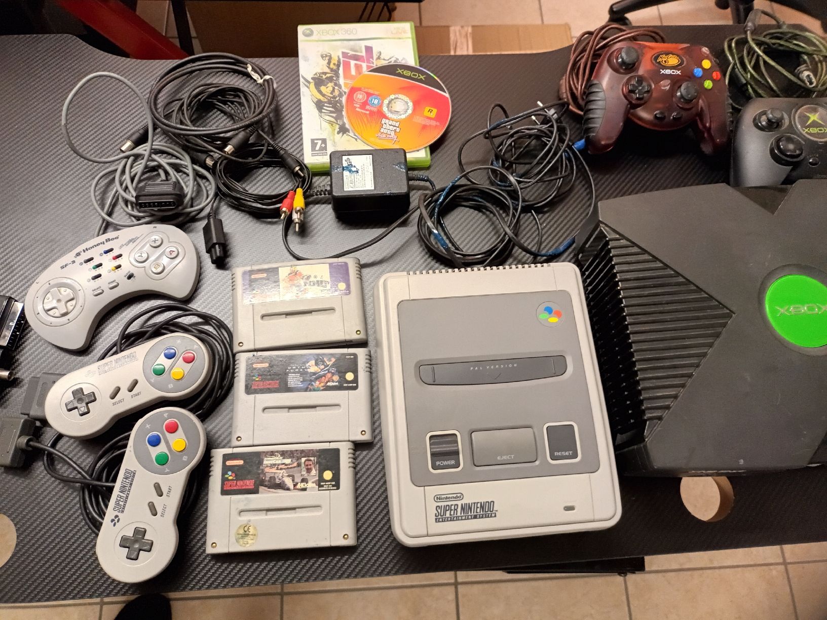 Nintendo Console: super nintendo + xbox – Difettoso da Caneggio venduto da matte123
