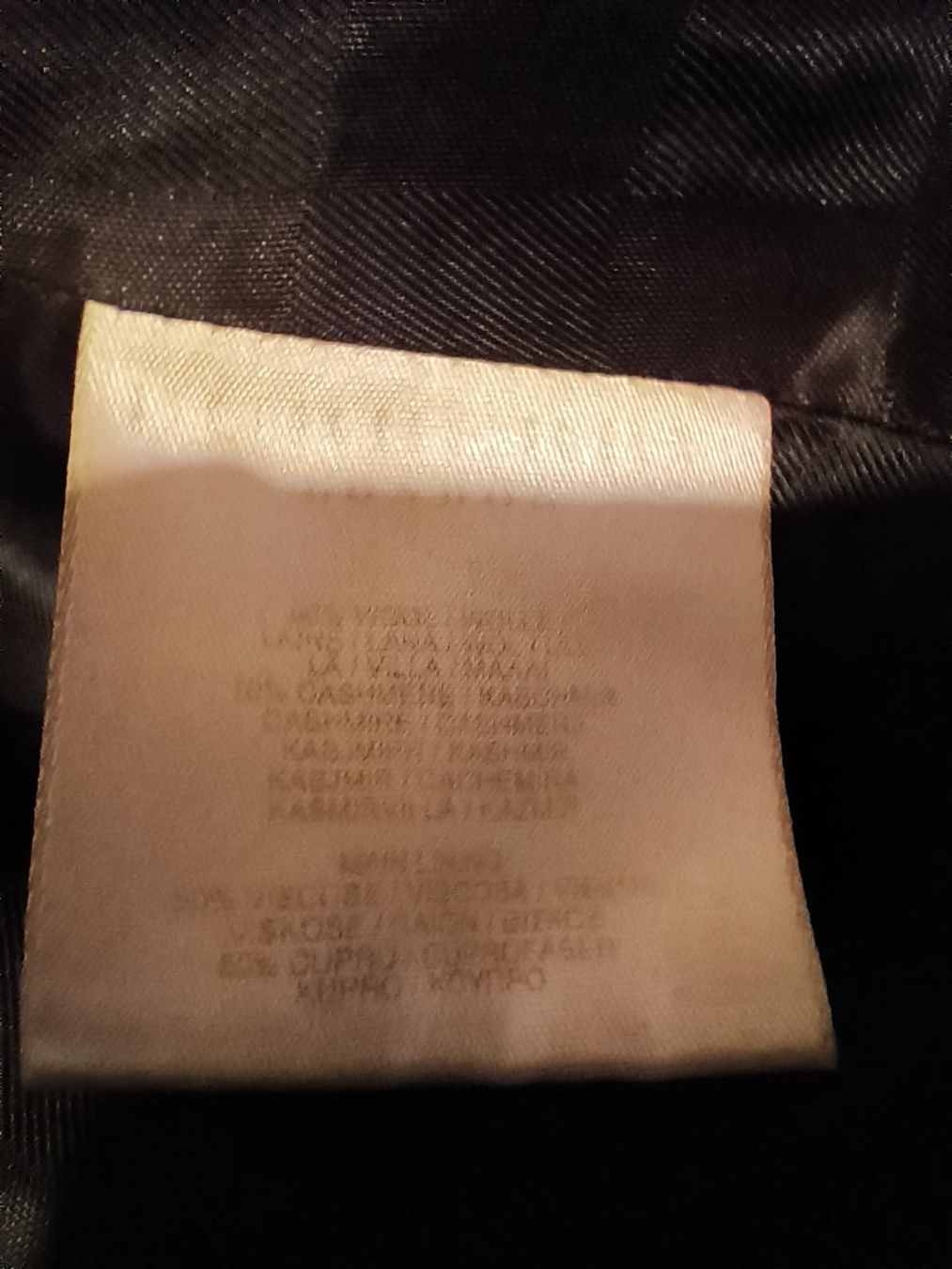 Burberry Jacken: Burberry Damenjacke in Schwarz – Gebraucht aus Emmen von kat_q67m 9