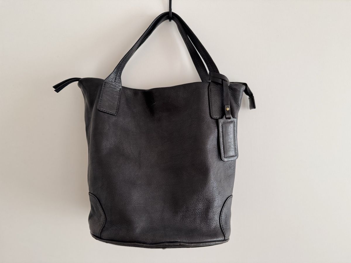 Taschen für Damen: Jinger Jack Ledertasche - Totebag schwarz – Gebraucht aus St.Gallen von Isnisodo