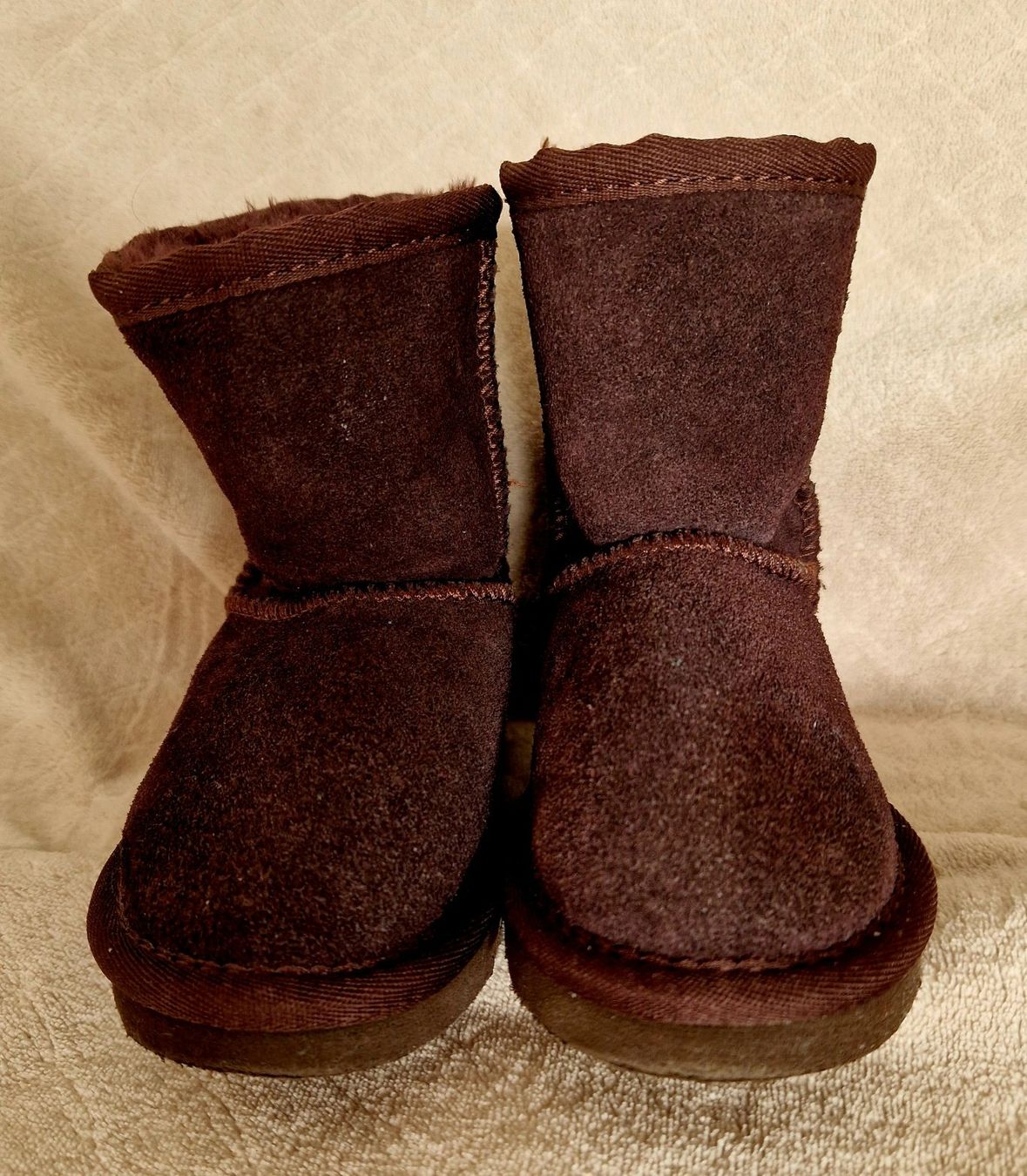 Ugg Scarpe per ragazzi: UGG Boots Gr 24, braun – Usato da Chur venduto da Babuyan13 1