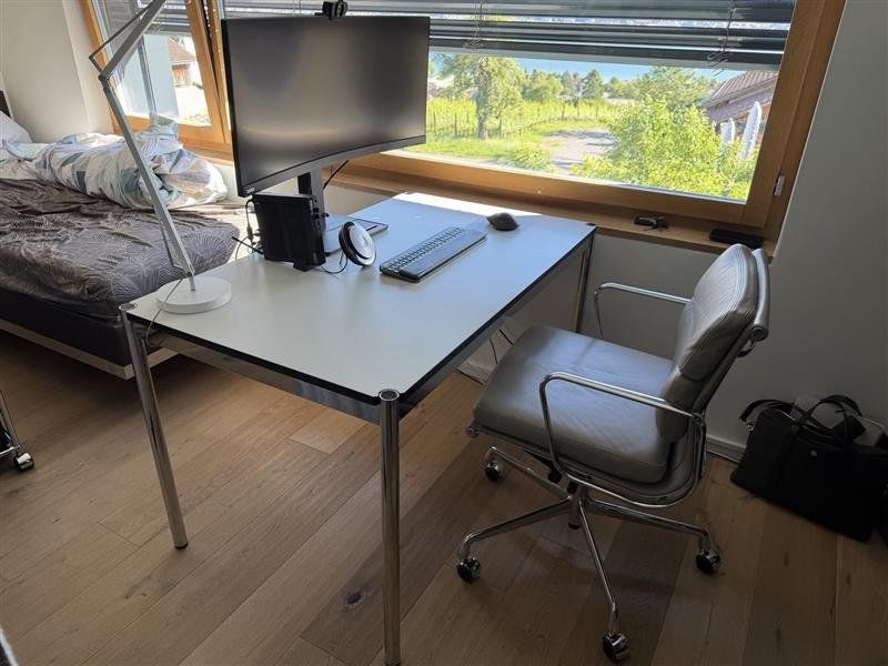 USM Scrivanie: USM Schreibtisch  125x75cm weiss – Usato da Männedorf venduto da alemmle