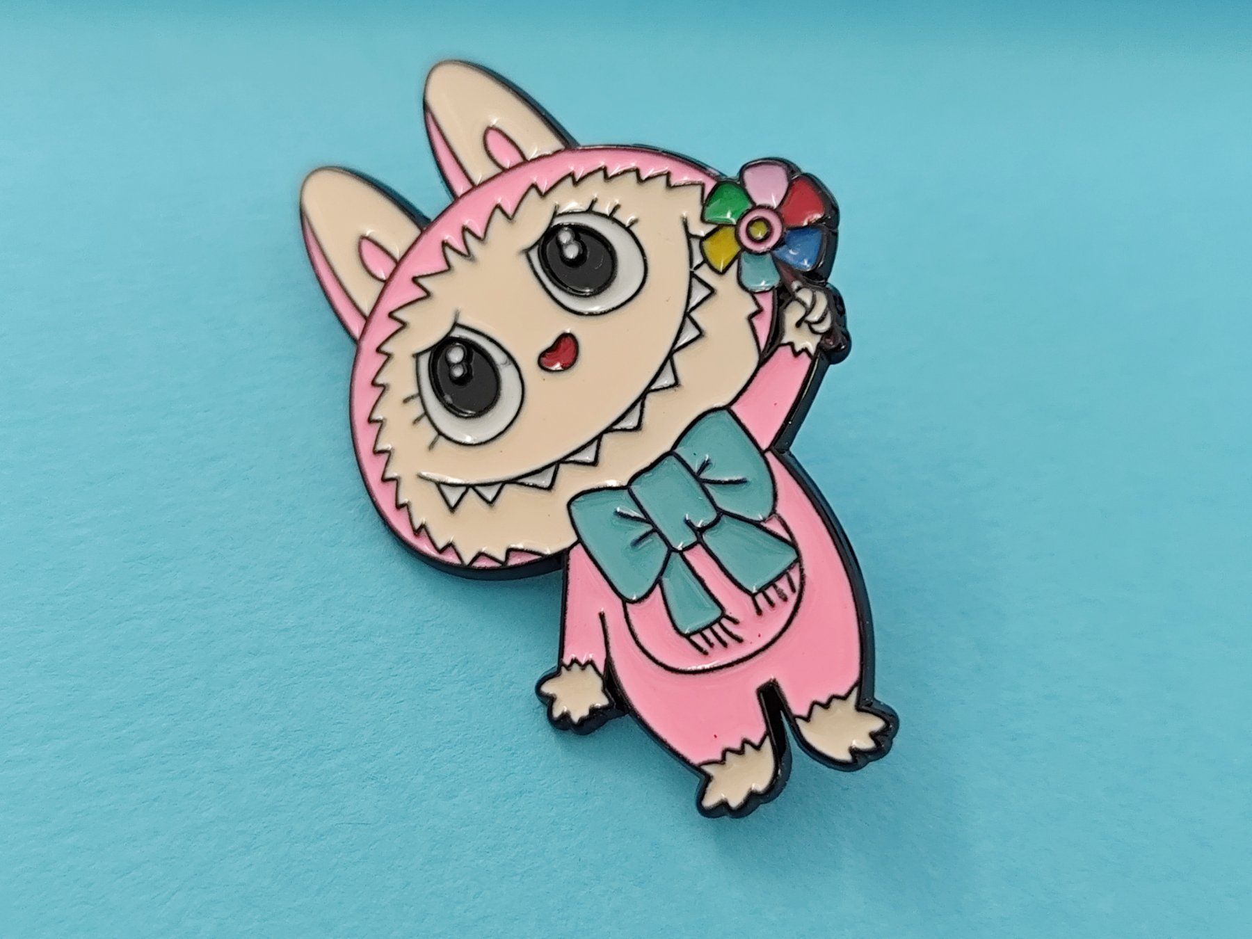 Placchette & Badge: Pin: Labubu mit Windrad in der Hand... ca. 5 cm – Nuovo e nell'imballaggio originale da Bettingen venduto da hamau2012 4