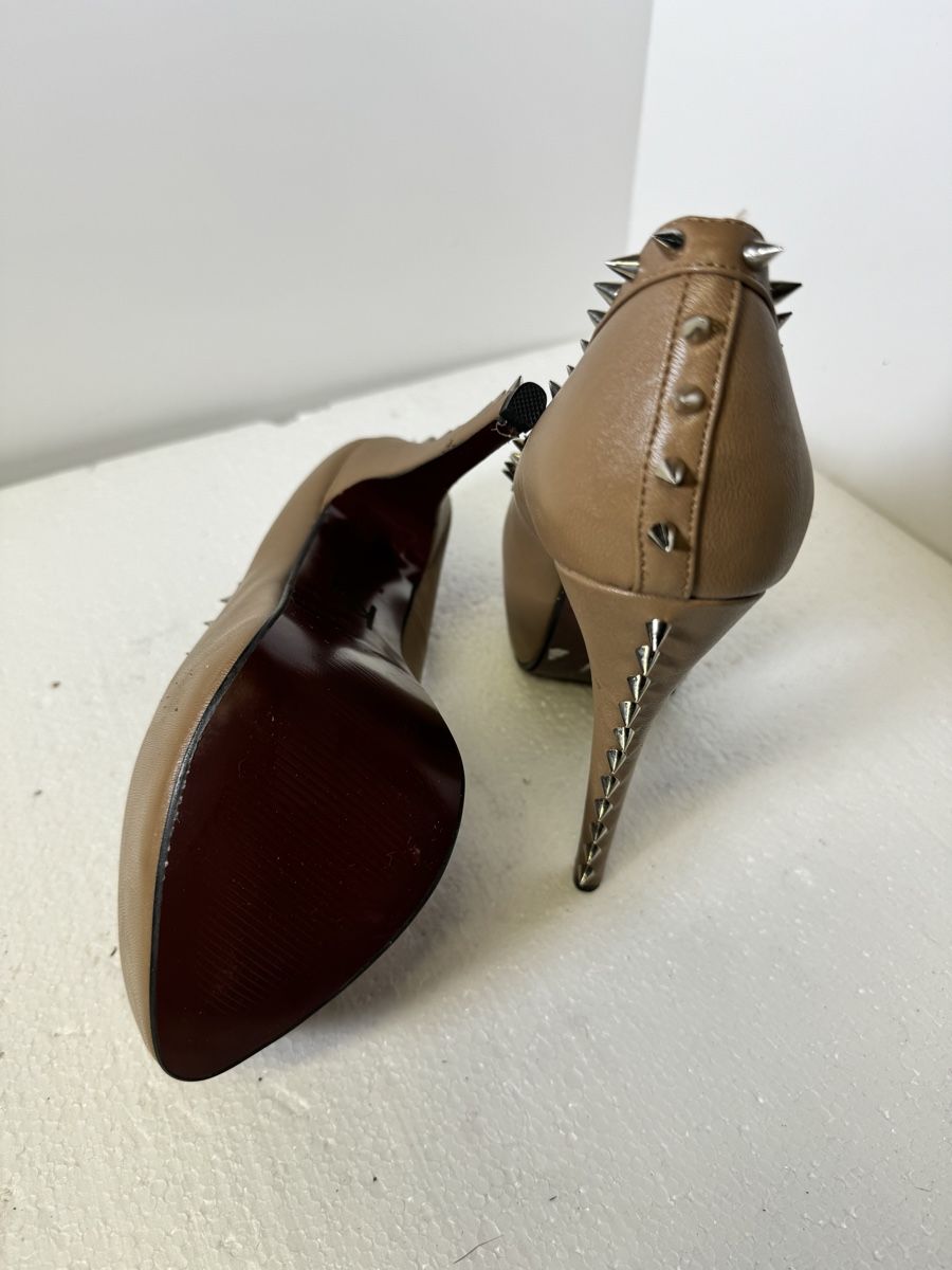 Scarpe da donna: Highheels Plateau Pumps Spitzen Nieten – Nuovo (secondo la descrizione) da AARBURG venduto da cheapstuff 4
