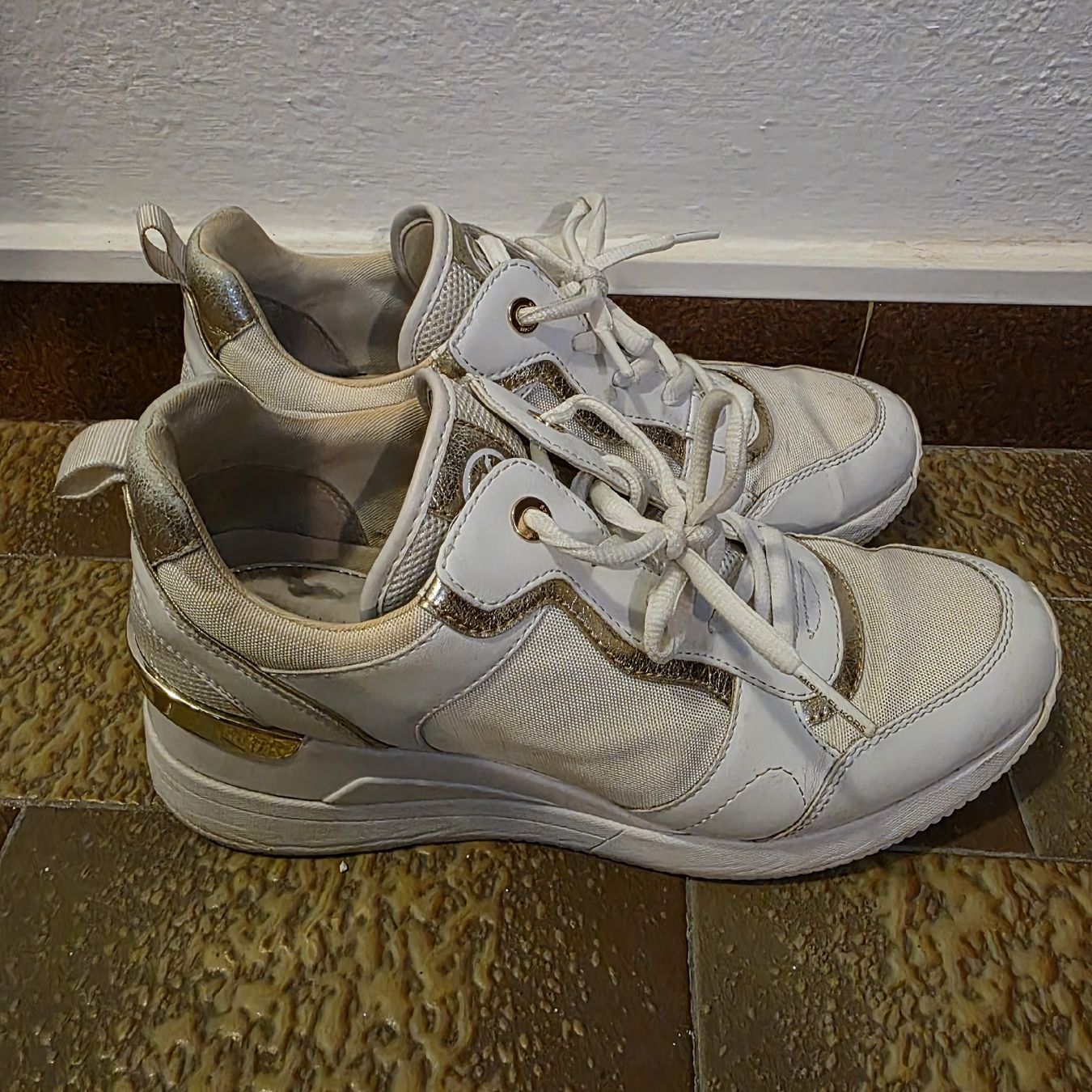 Michael Kors Scarpe da donna: Scarpe da ginnastica Michael Kors bianche – Usato da Rancate venduto da sarah357 3