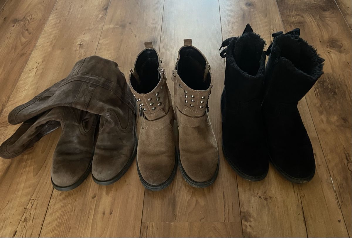 Scarpe da donna: Chaussures t. 36 x3 – Usato da Colombier (NE) venduto da chanche