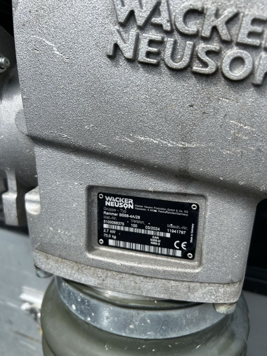 Tutte le macchine: Wacker Neuson Kleingeräte Vibroplatte Grabenstampfer – Usato da Salmsach venduto da Takeuchi_W395 5