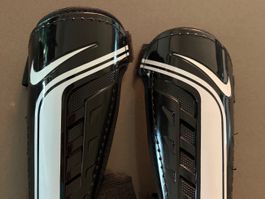 Schienbeinschoner Nike Youth Shield Grösse M schwarz neu
