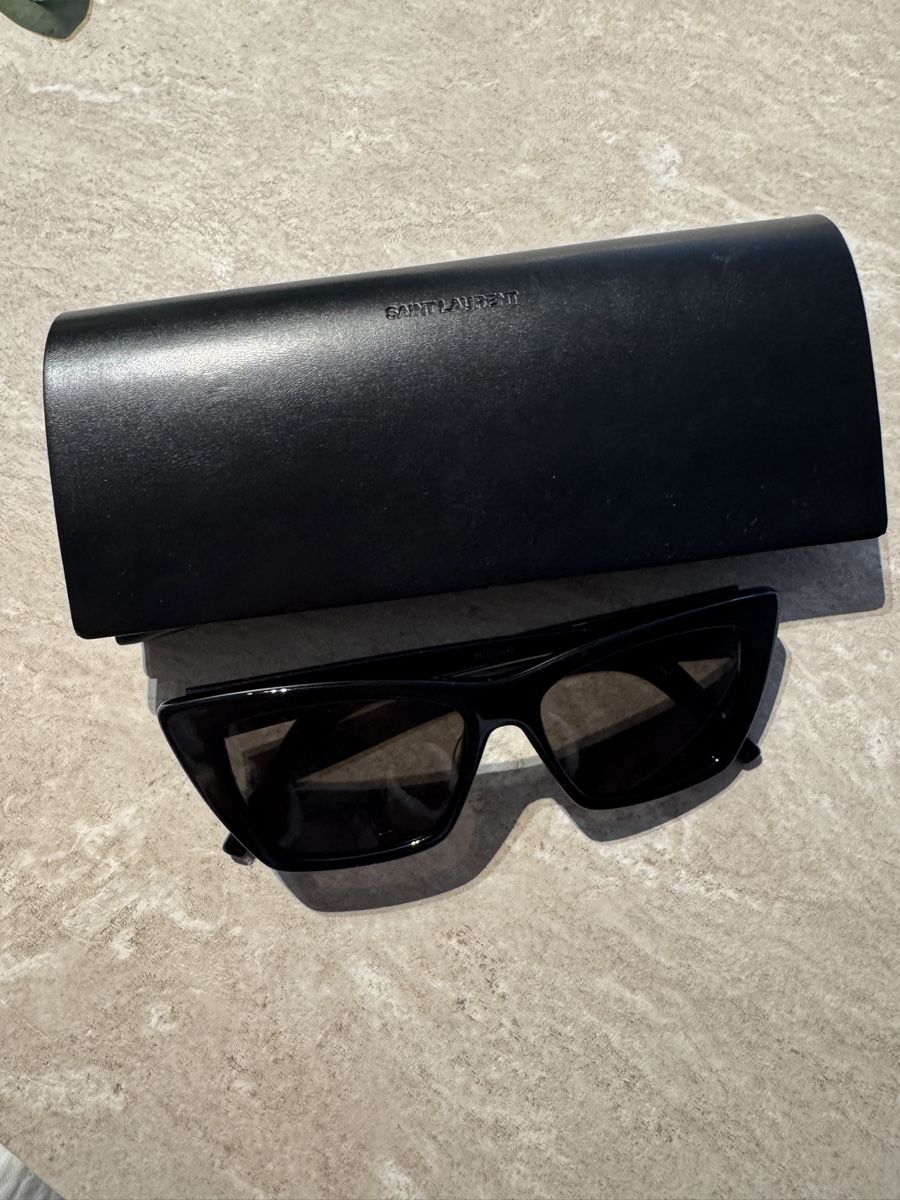 Saint Laurent Occhiali & Lenti: Saint Laurent Sonnenbrille, schwarz – Nuovo (secondo la descrizione) da Andwil SG venduto da DaFritzl 2