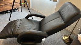 Schöner Relaxsessel Leder schwarz drehbar