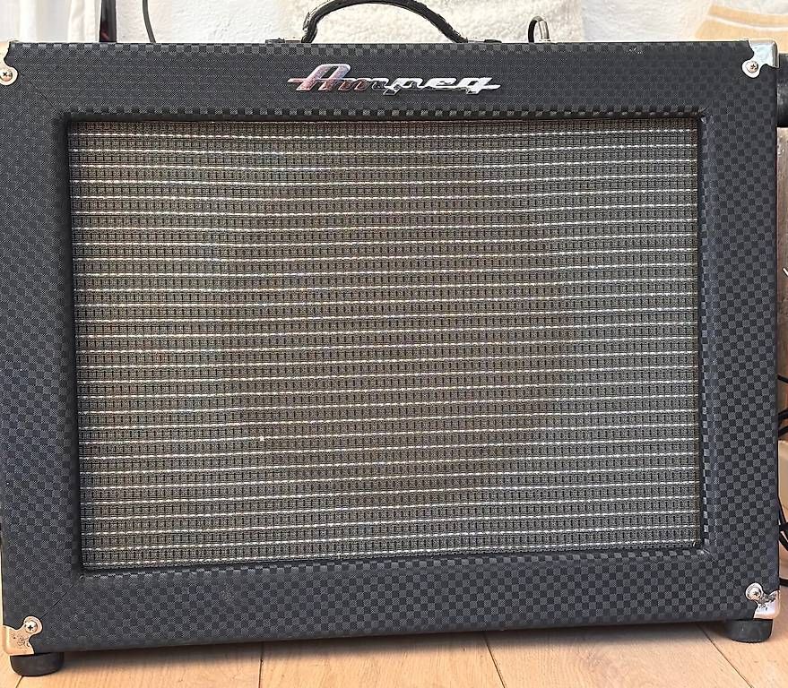 Ampeg Verstärker: Vintage Ampeg Reverberocket Amplifier – Gebraucht aus Buch SH von JTThomas