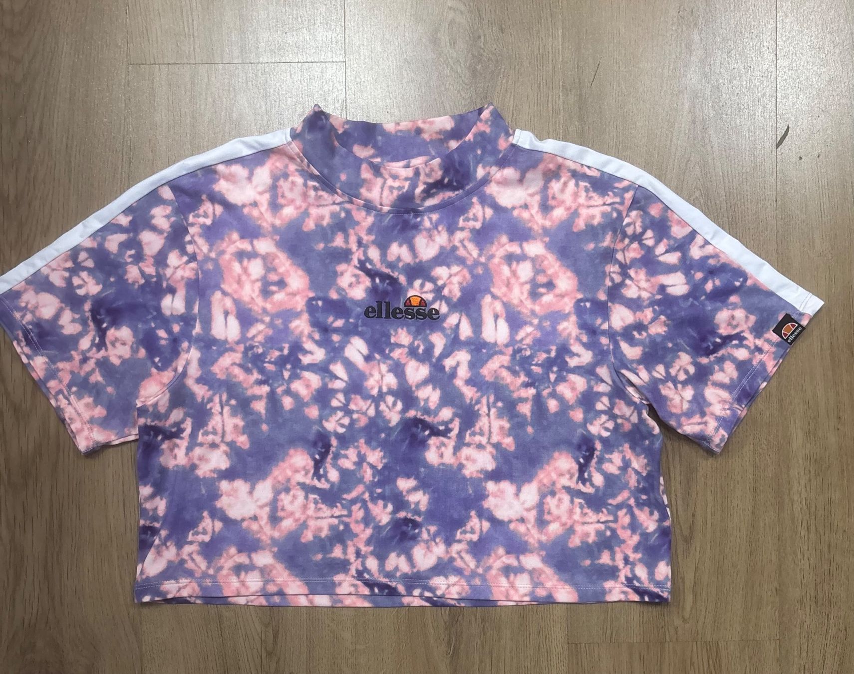 Ellesse T-Shirts: T-Shirt Ellesse - Batiklook - Gr. S/36 – Gebraucht aus Brügg BE von rutschimedizin