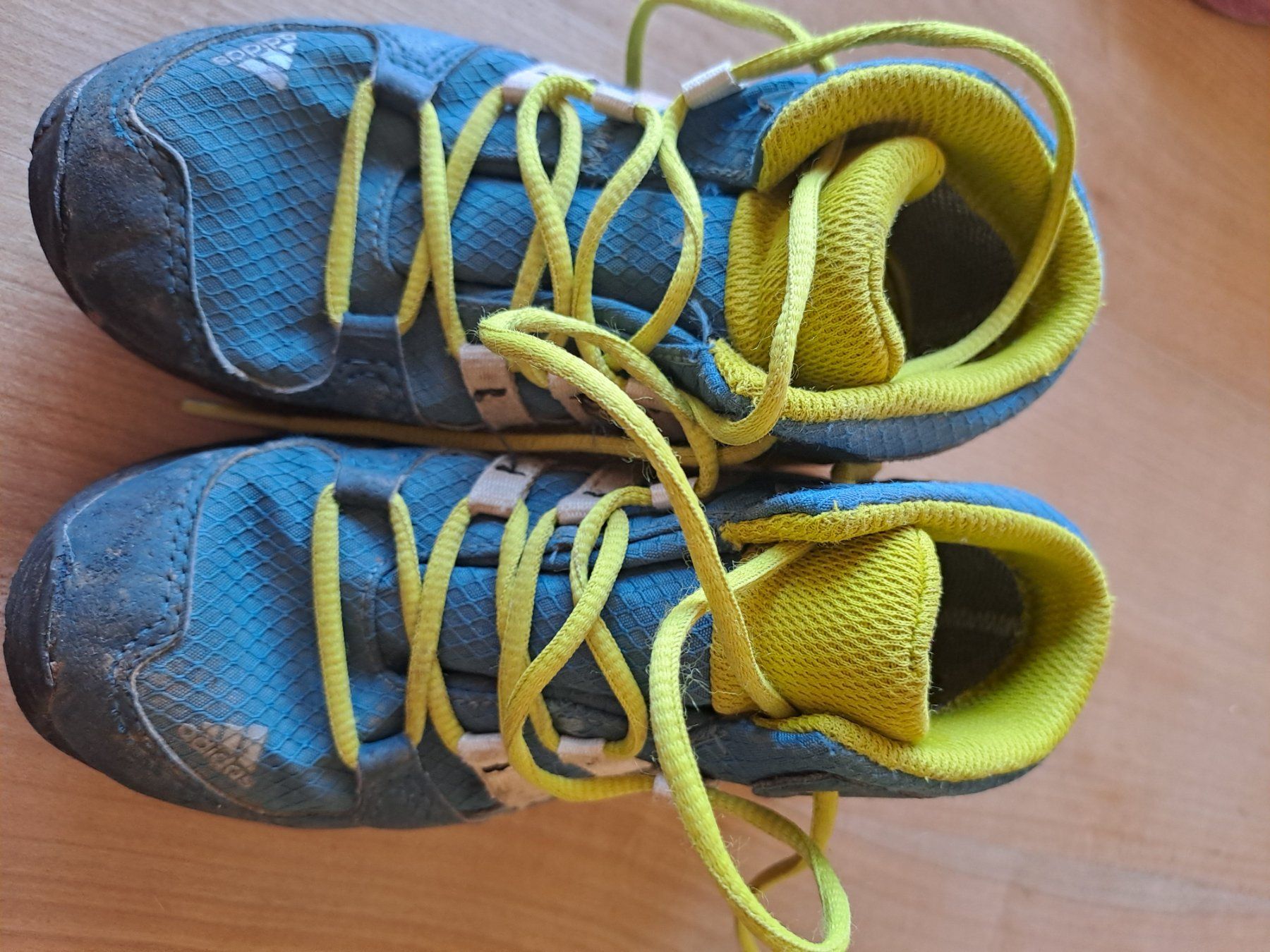 Adidas Scarpe per ragazzi: Adidas Schuhe Gr. 27 – Usato da Menzingen venduto da pia012