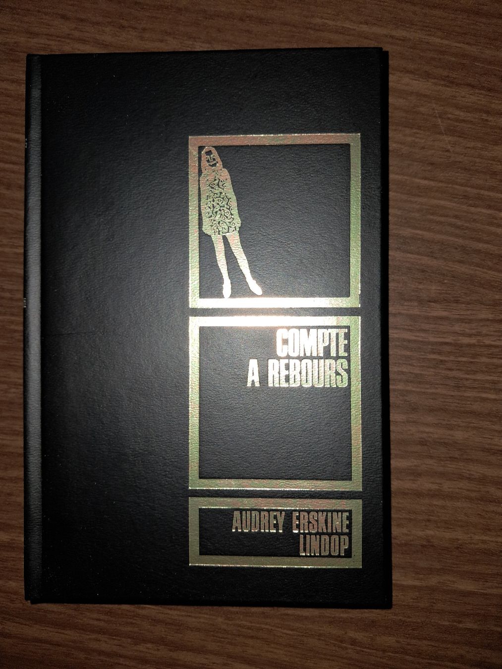 Libri: Compte a rebours – Usato da Le locle venduto da juliensaran
