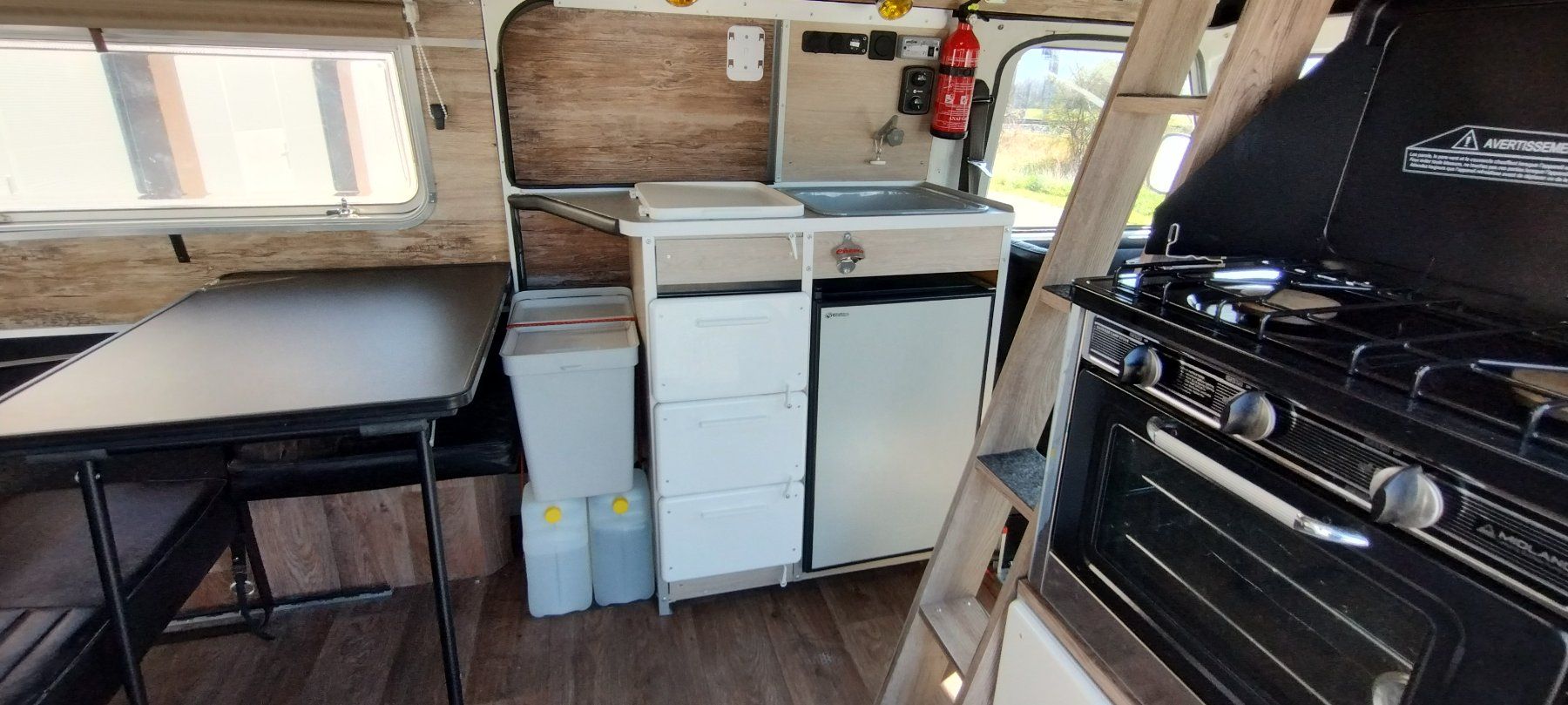 Bedford Veicoli da campeggio: Camping-car vintage Bedford CF250 – Usato da Mont-sur-Rolle venduto da ScaleFlyer 6