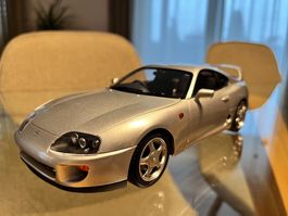 1:18 Toyota Supra LCD inkl. OVP und Scherenlift