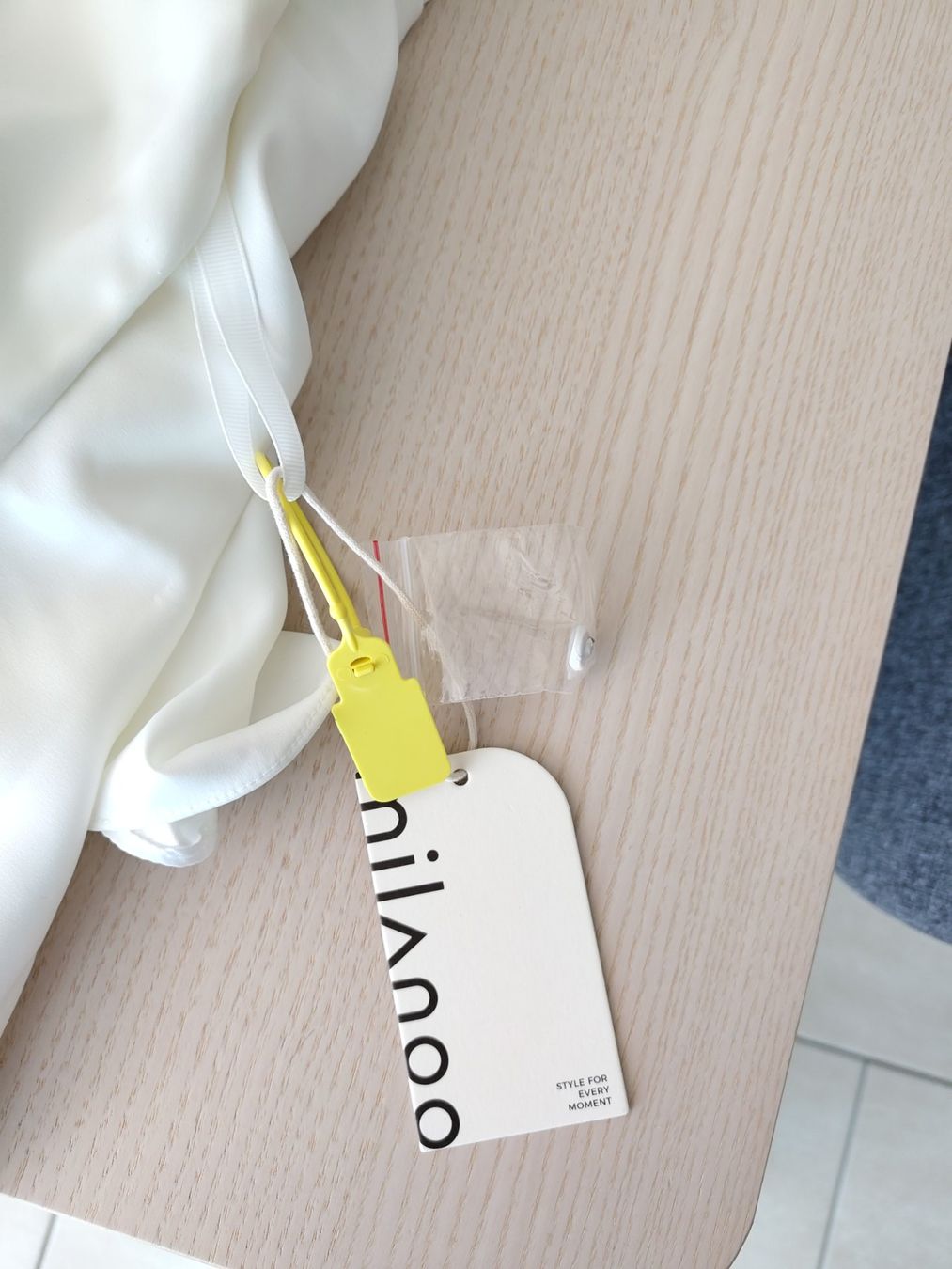 Vestiti: Hochzeitskleid/weisses Ballkleid – Nuovo (secondo la descrizione) da Thun venduto da Ehringer 1