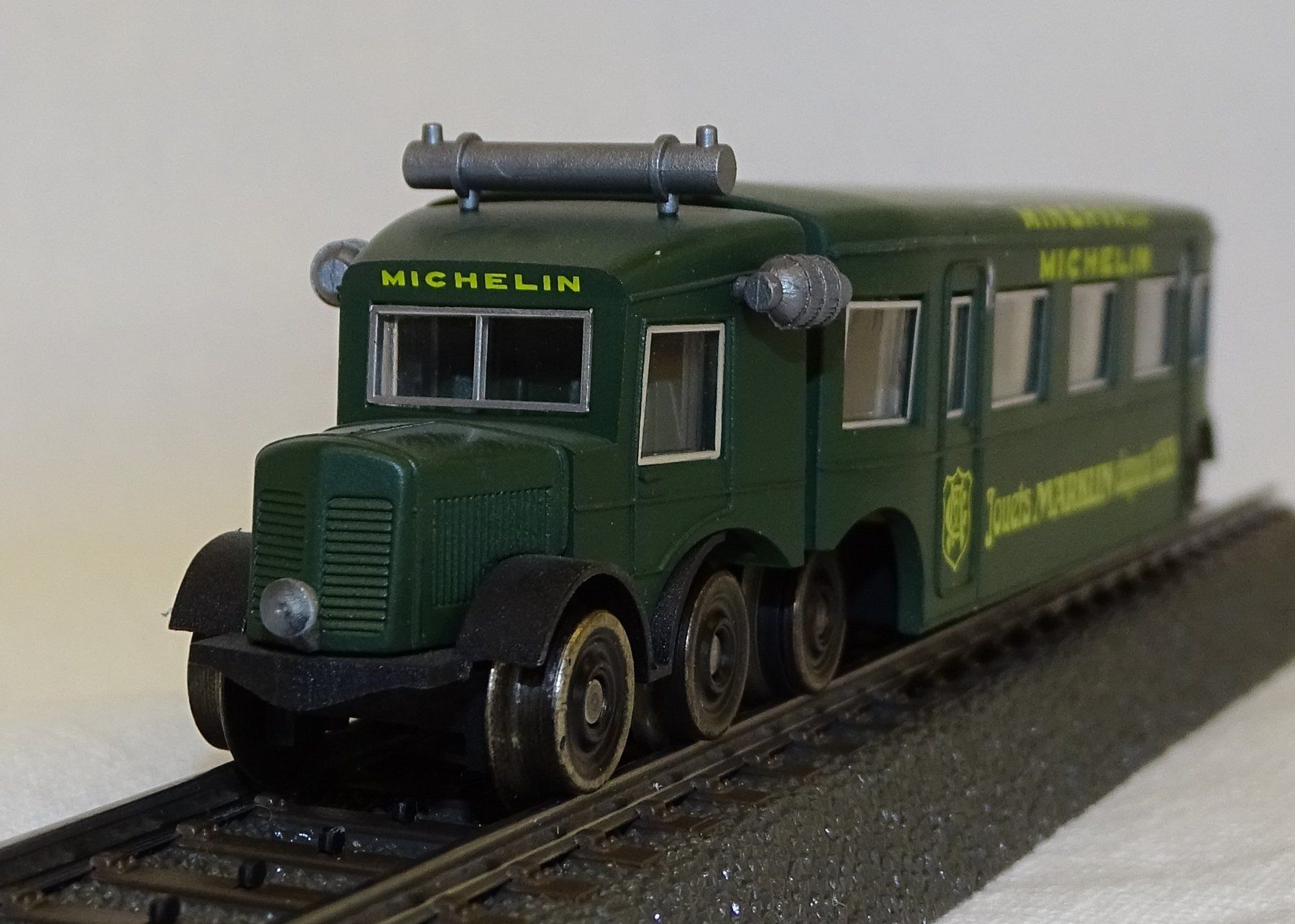 Märklin Modellini di ferrovie: Märklin HO-Wechselstrom Micheline "Digital" – Usato da Melchnau venduto da Lhofer 4