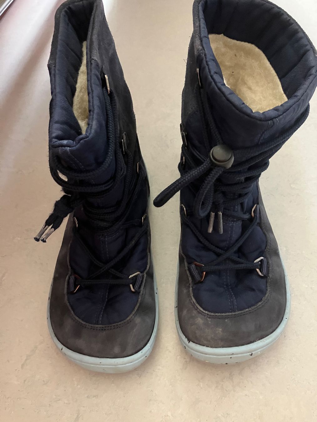 Chaussures garçon: Belenka Snowfox 33 – D'occasion à Niederglatt ZH par boeca82
