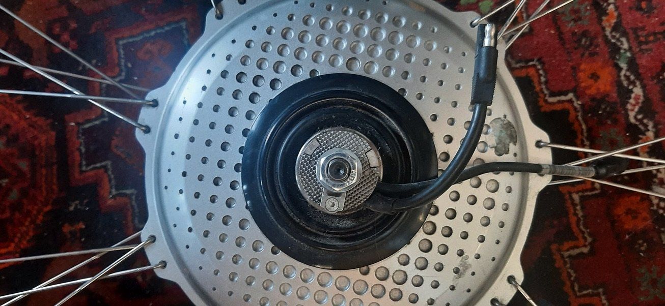 Bionx Pezzi di ricambio: Bionx 3 Nabenschaltungshinterrad 28" – Usato da Uhwiesen venduto da Timtim 1