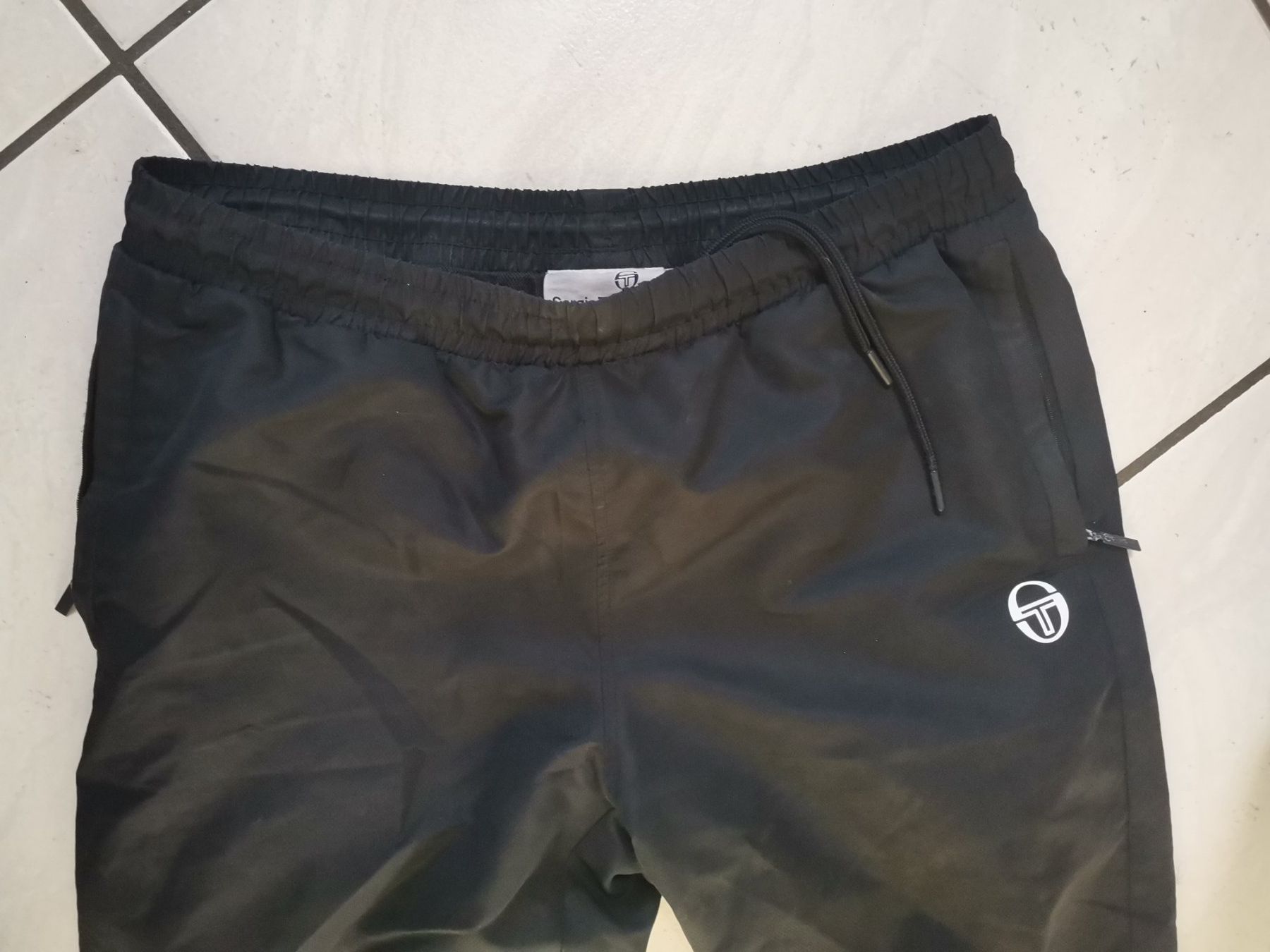 Pantaloni: Sercio Tacchini Trainerhose Gr. L – Usato da Therwil venduto da JeannysTrendStyle 1