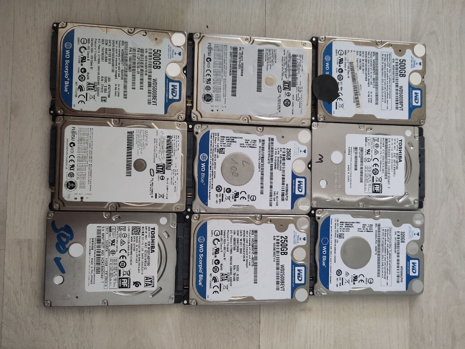 Harddisks: 62x 2.5" HDD – Defekt aus Sargans von sve_hjs5 1