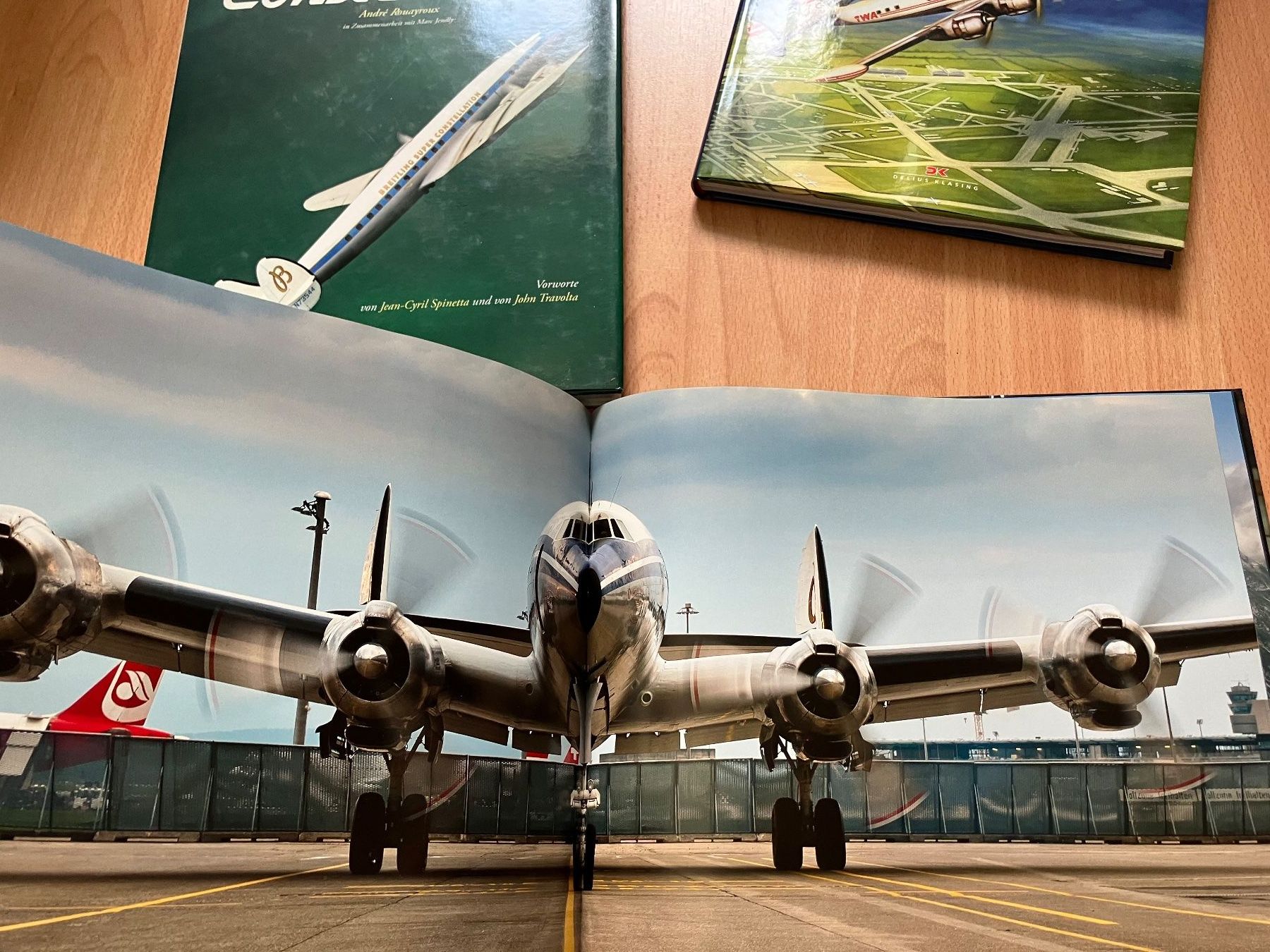 Libri: 3 x Gross Format Buch : Super Constellation – Usato da Zürich venduto da Classic_Collection_Zurich 6
